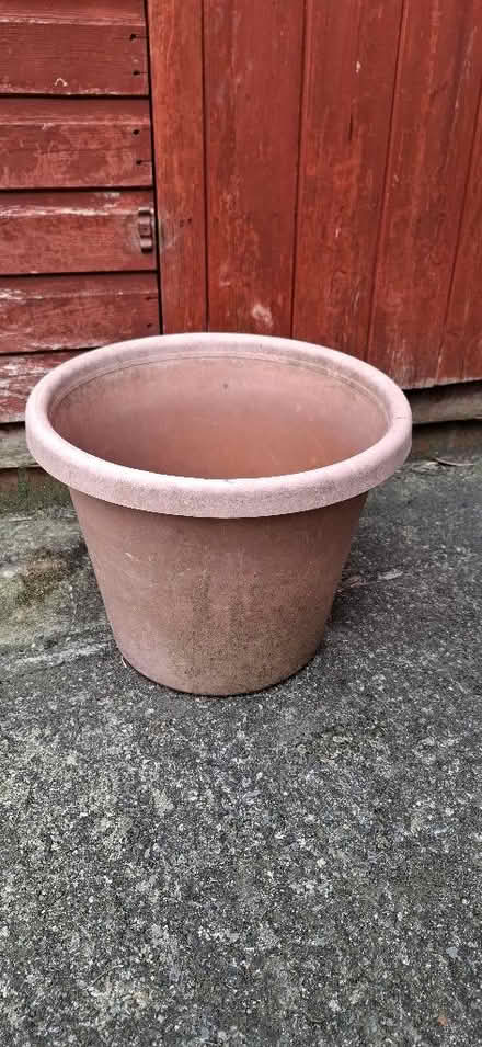 Photo of free Large plastic plant pots (Harrogate HG1) #2