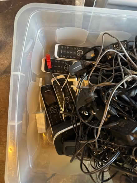 Photo of free New wireless router (New coseley village DY4) #3