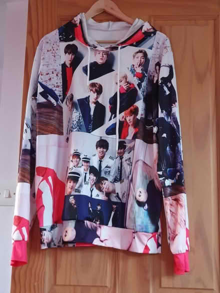 Photo of free BTS sweatshirt (BS16) #1