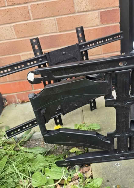Photo of free Television Bracket ( rotates) (Eccles M30) #4