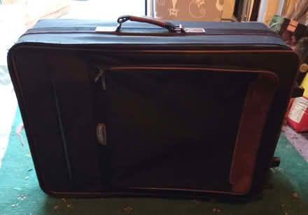Photo of free XL Black trolly Suitcase (Brandon IP27) #2