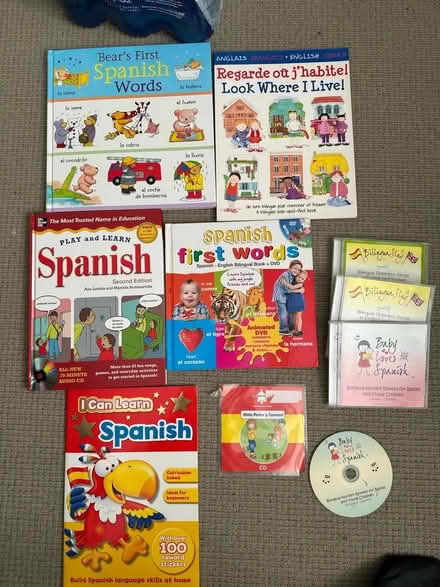 Photo of free Children’s Spanish books (Edenbrook GU51) #1