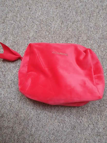Photo of free Clarins velvety bag (BS16) #1