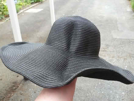 Photo of free Black floppy straw-style hat with wide brim (Kempsey WR5) #1