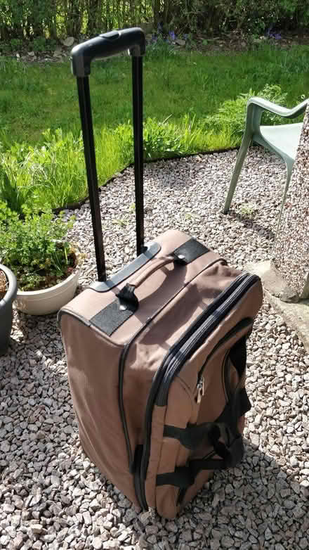 Photo of free Wheeled case with extendable handle (Calow S44) #1
