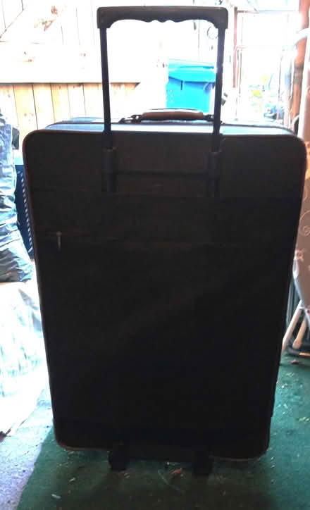 Photo of free XL Black trolly Suitcase (Brandon IP27) #3