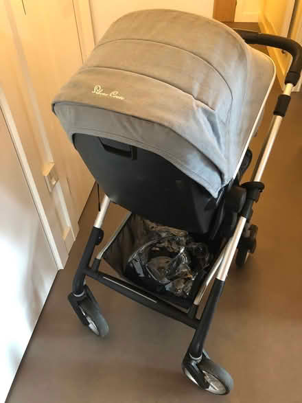 Photo of free Silver Cross Pram (Lambeth SE11) #3