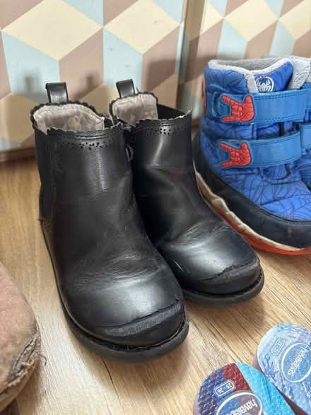 Photo of free Girls size 10 UK shoes (EU28) (Garston L19) #4