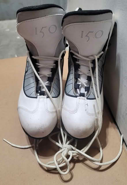 Photo of free Figure skates (size 8) (Broadview/Gerrard) #4