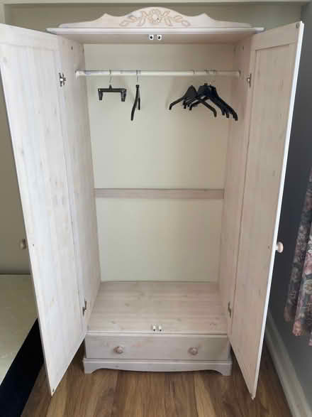 Photo of free Wardrobe and dressing table (North Camp GU14) #2