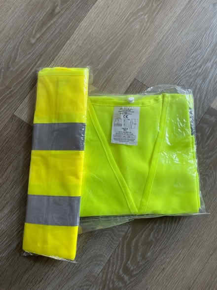 Photo of free High Visibility jacket (Bidford on avon B50) #1