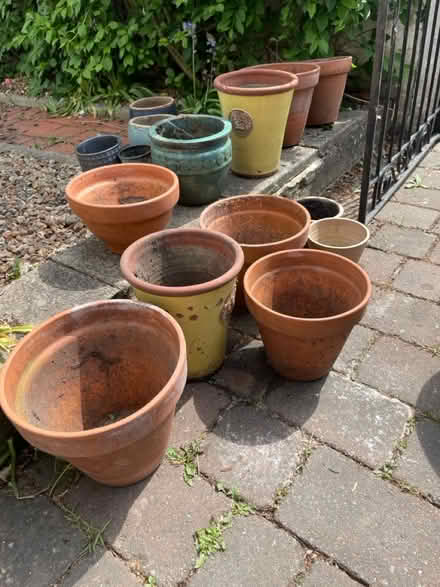 Photo of free Old pots (Twickenham TW2) #1