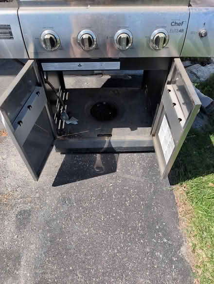 Photo of free Gas bbq (STITTSVILLE, Fernbank + Liard) #2