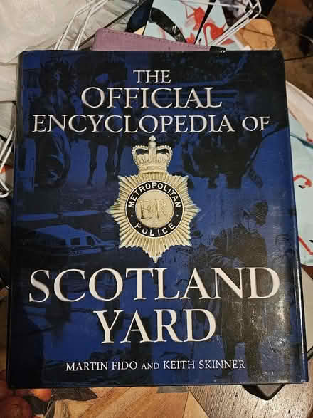 Photo of free Encyclopedia of Scotland Yard (Earley RG6) #1