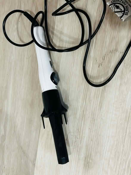 Photo of free Curling iron (Sherman Oaks) #1