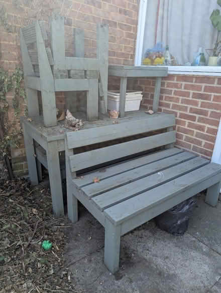 Photo of free Garden table set (Hemel Hempstead, HP2) #1
