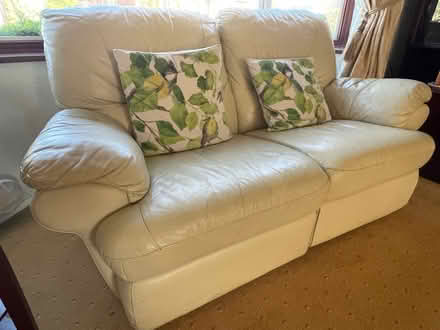 Photo of free 2 seater settee sofa recliner (West Stratton SO21) #2
