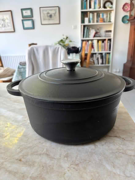 Photo of free 5 litre Cast iron casserole (Teddington Tw11) #2