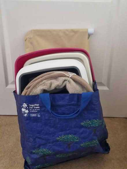 Photo of free Bag of items for cats (S6 Stannington) #1