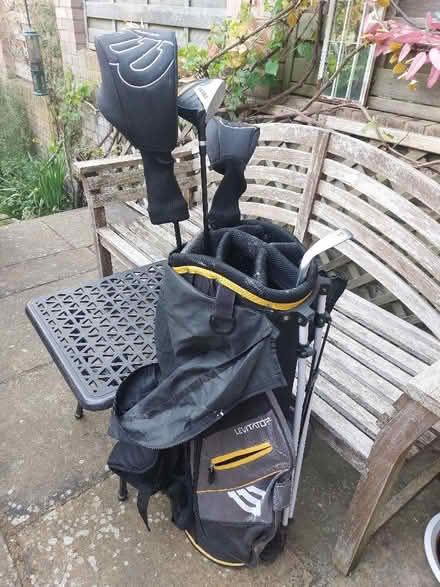 Photo of free Mens right handed golf clubs (Carpenders Park WD19) #4