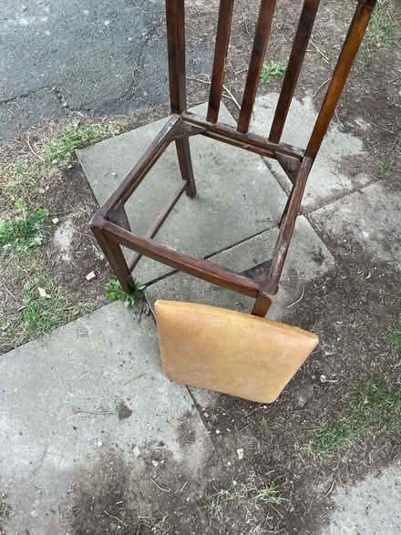 Photo of free Vintage wooden chair (AL2 / SG6) #2