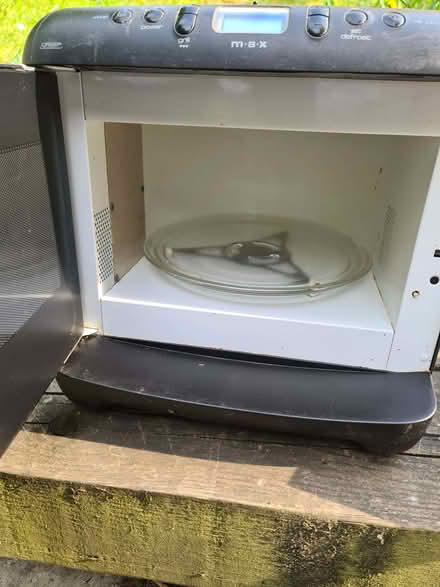Photo of free Microwave, gwo (Bisley Old Road GL5) #2