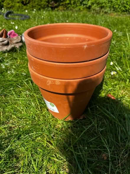 Photo of free 3 terracotta pots (BS9) #1