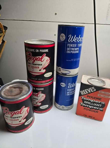 Photo of free tempera paint (Vanier north) #1