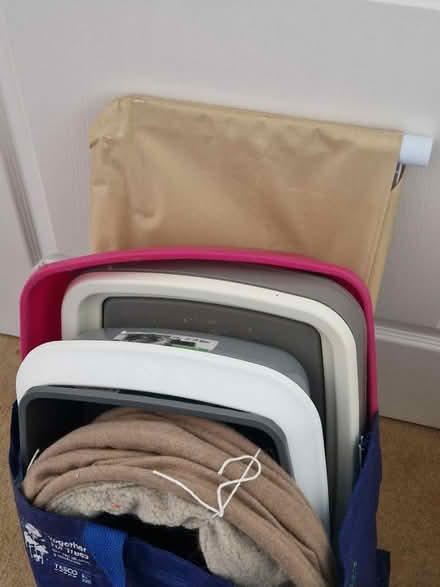 Photo of free Bag of items for cats (S6 Stannington) #2