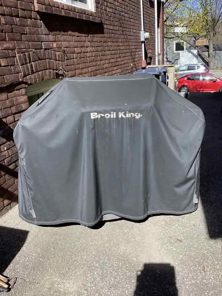 Photo of free 10 year old Broil King Barbecue (Woodbine/Kingston Rd area) #2