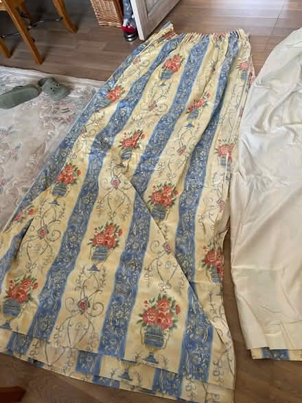 Photo of free Pr8 2hx bedding & curtains (Southport PR8) #2