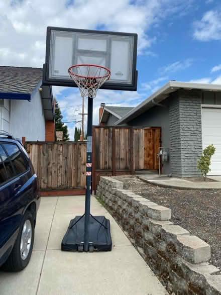 Photo of free Basketball hoop (David & Bancroft) #1