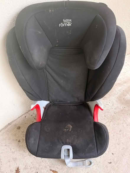 Photo of free Britax romer isofix car seat (Shankill) #1