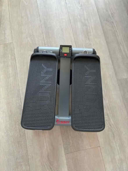 Photo of free Sunny Stepper (Mount Vernon Triangle) #1