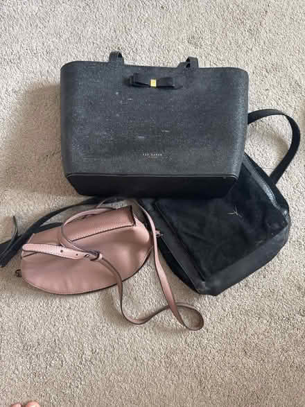 Photo of free Women’s handbags (WA10) #1