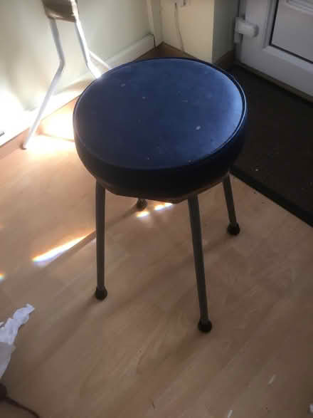 Photo of free Padded navy stool (B62 near Blackheath) #1