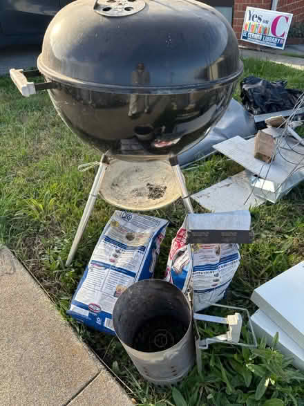 Photo of free Charcoal grill (El Cerrito) #1