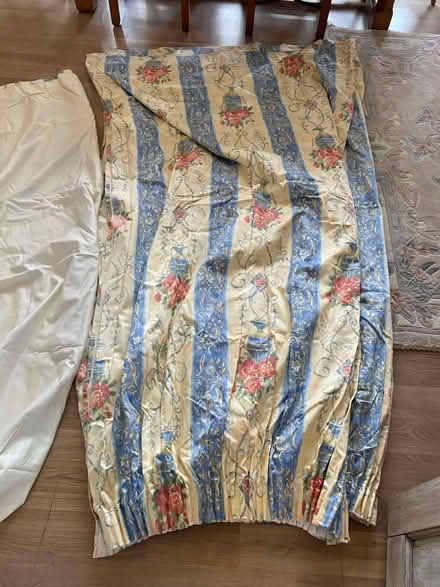 Photo of free Pr8 2hx bedding & curtains (Southport PR8) #3