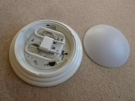 Photo of free dome-style fluorescent light fitting (Pittville GL50) #1