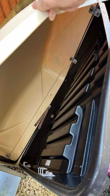 Photo of free Car roof box (BD10 Eccleshill) #3