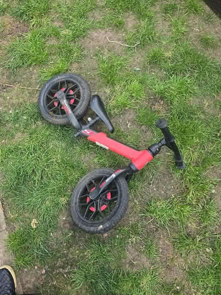 Photo of free Red scoot bike (Maypole/Solihull lodge/B14) #1