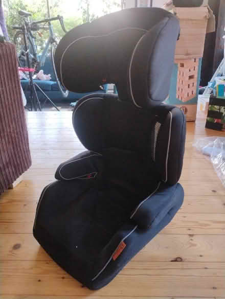 Photo of free Car booster seat (Dumbarton road La13bx) #1