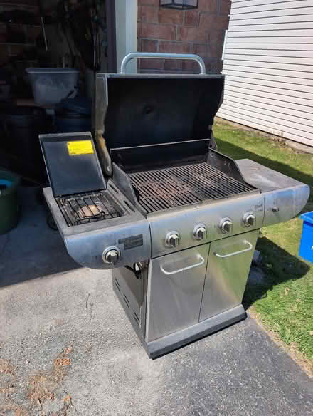 Photo of free Gas bbq (STITTSVILLE, Fernbank + Liard) #1