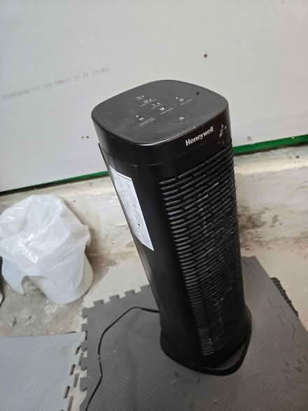 Photo of free Honeywell air purifier (Vanier north) #1