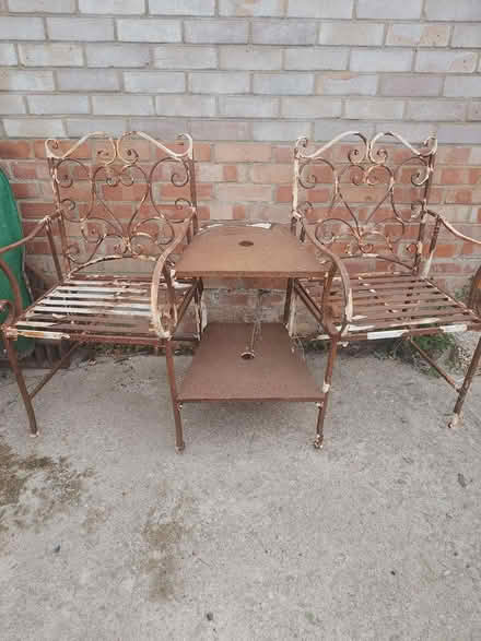 Photo of free Metal Garden Seat with Table (Garsington OX44) #1