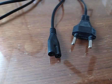 Photo of free European cable (near Britannia Plaza) #1