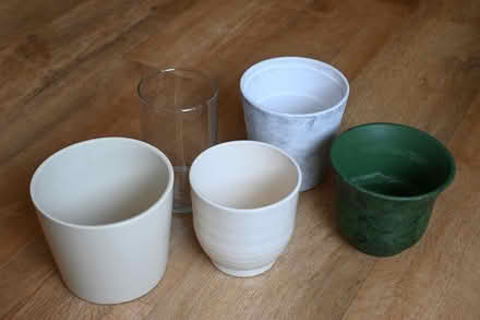 Photo of free 4 No. House plant Pots (Wistow) #1