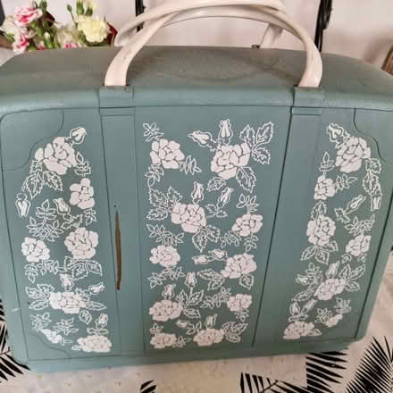 Photo of free Jones electric sewing machine (Watcombe TQ2) #4