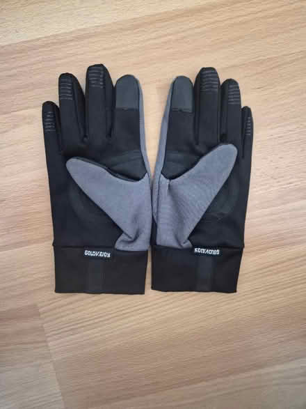 Photo of free Touchscreen Gloves- small (HA7) #2