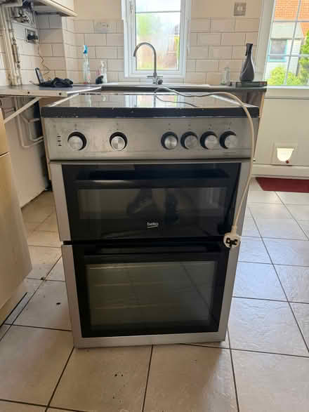Photo of free Standalone electric fan-assisted oven with electric hob (Rayleigh SS6) #1